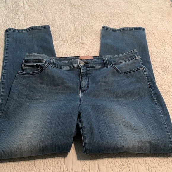Chico’s Fabulously Slimming Jeans - 12 Short - Picture 3 of 16